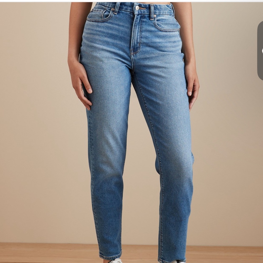 AE American Eagle Stretch Curvy Mom Jean